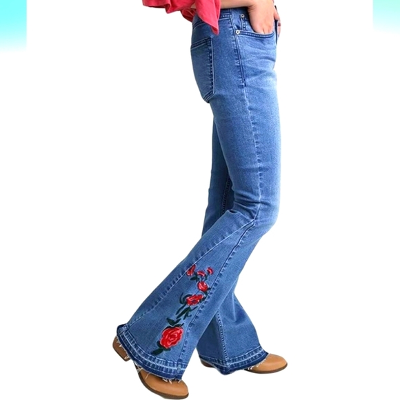 Umgee Jeans Denim Flare Bottom Mid-Rise Fringe Hem Embroidered Red Floral 27 - Picture 1 of 16